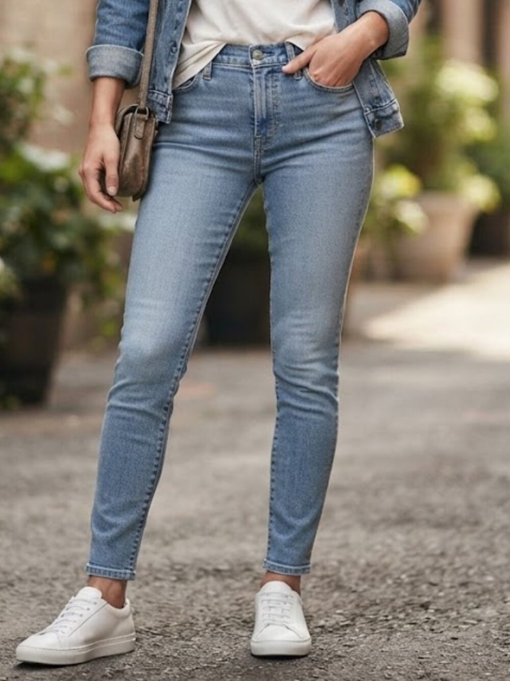 Levi’s 710 Super Skinny Light Wash Denim Jeans Size 26 Stretch Casual Everyday